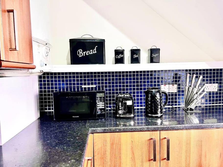 אברדין Crown House Two Bedroom Apartment מראה חיצוני תמונה