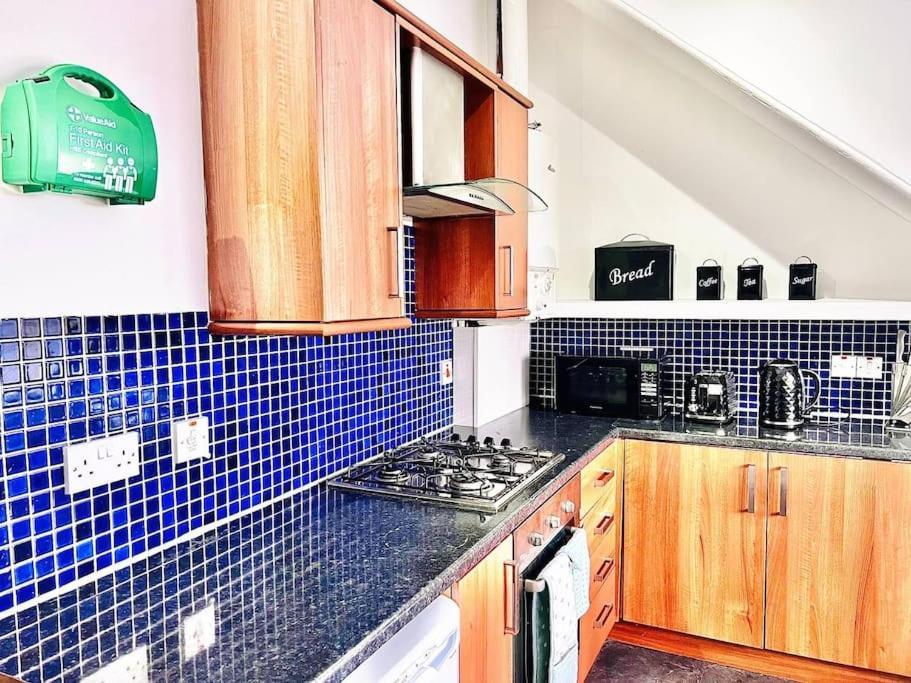 אברדין Crown House Two Bedroom Apartment מראה חיצוני תמונה