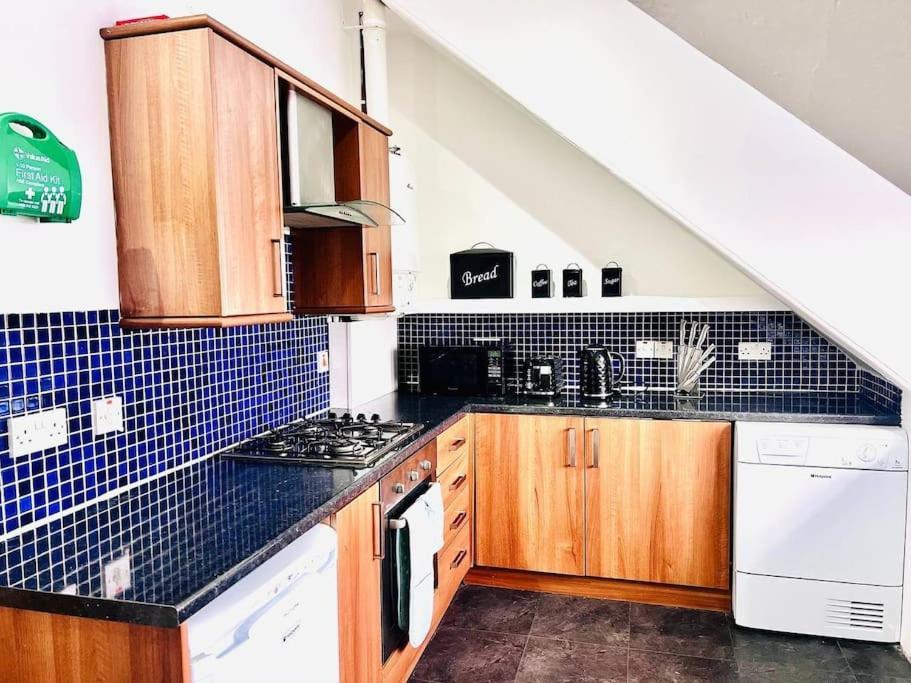 אברדין Crown House Two Bedroom Apartment מראה חיצוני תמונה