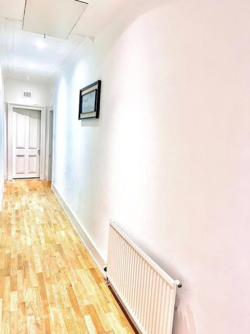 אברדין Crown House Two Bedroom Apartment מראה חיצוני תמונה