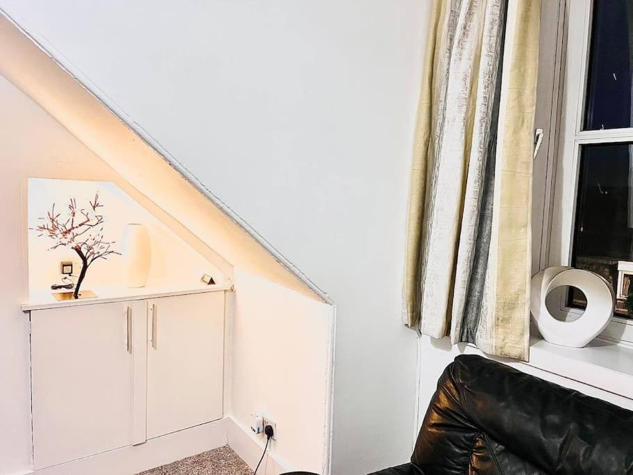 אברדין Crown House Two Bedroom Apartment מראה חיצוני תמונה